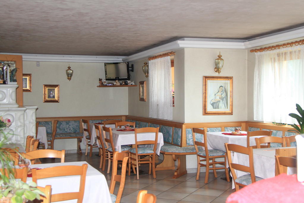 Hotel Garni Goccia D'Oro Cavalese Zewnętrze zdjęcie