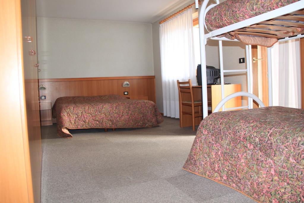 Hotel Garni Goccia D'Oro Cavalese Pokój zdjęcie