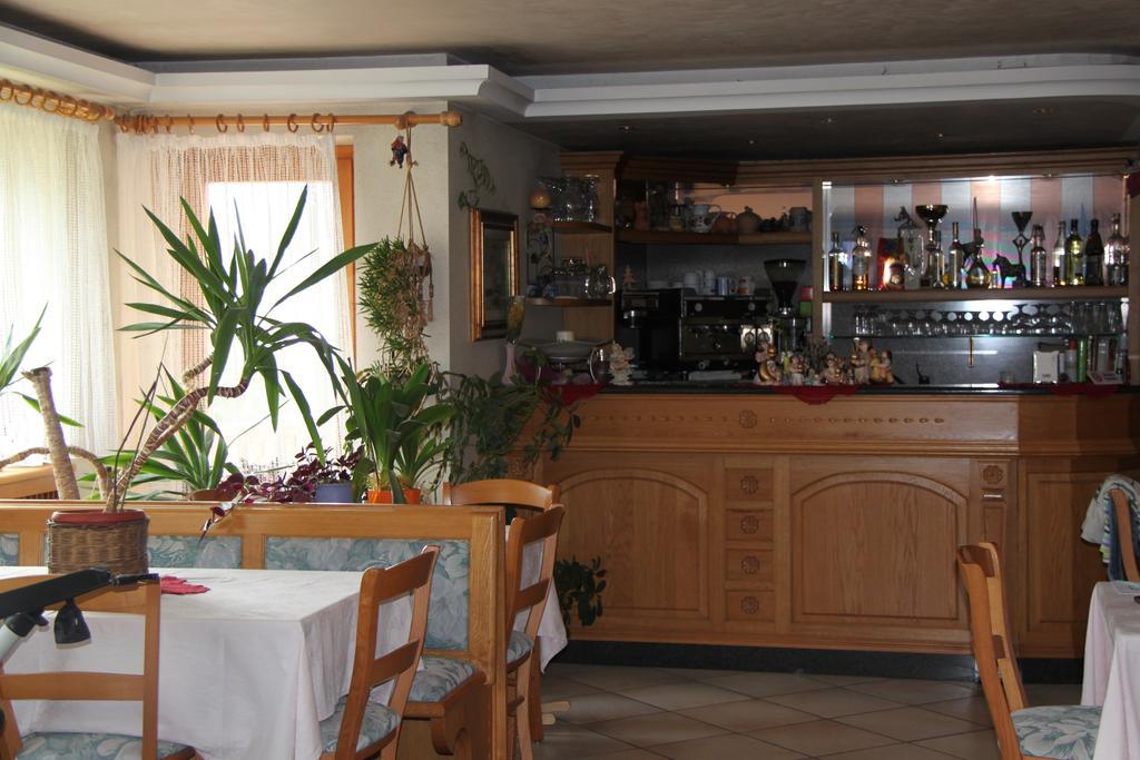 Hotel Garni Goccia D'Oro Cavalese Zewnętrze zdjęcie